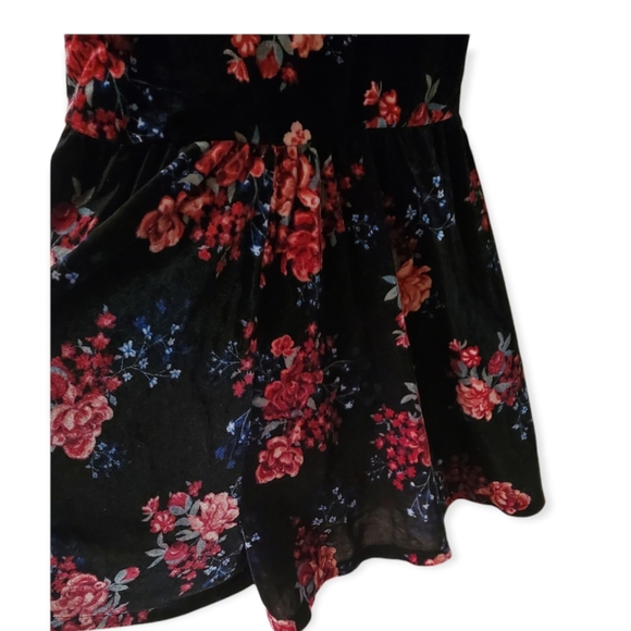 Divided Velvet Rose Romper Size S - Picture 3 of 5